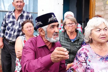 На встречах с жителями сел